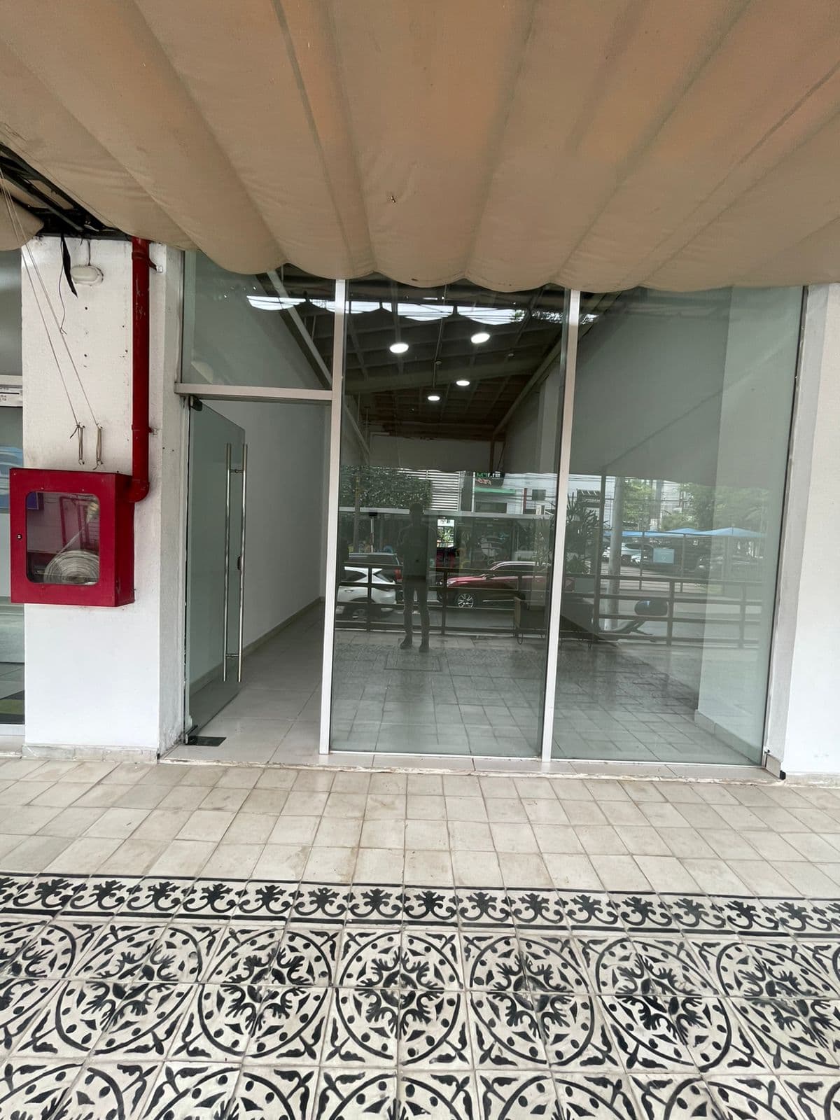 En alquiler local comercial en villamorra, foto 4