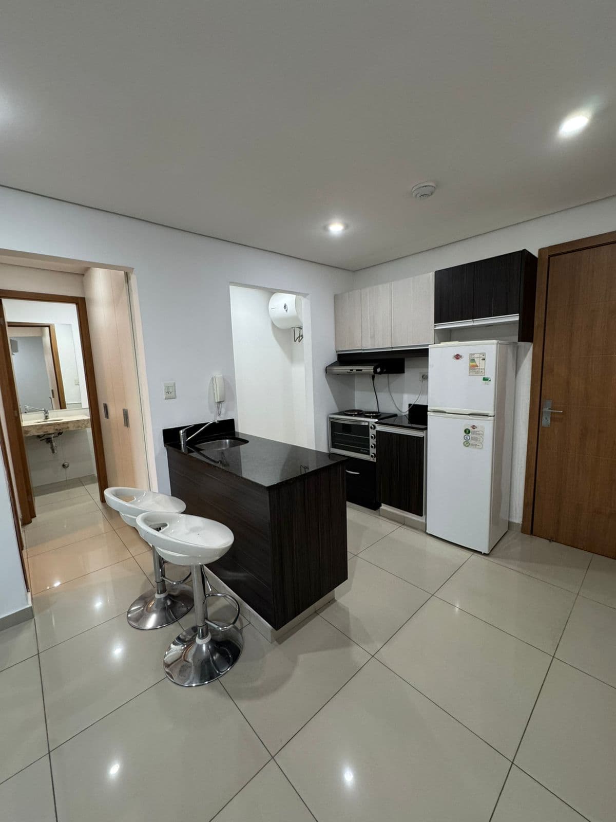 Barrio Jara, en venta, depto de 1 dormitorio amoblado con cochera, foto 2