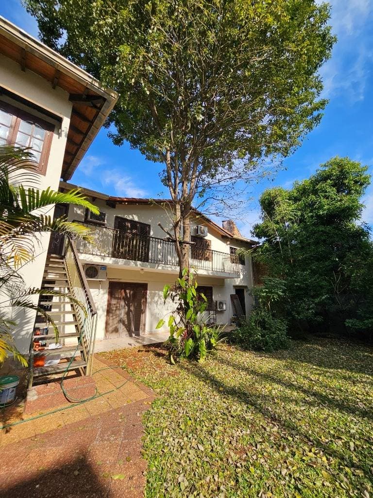 Amplia casa en Lambaré • barrio palomar, foto 1