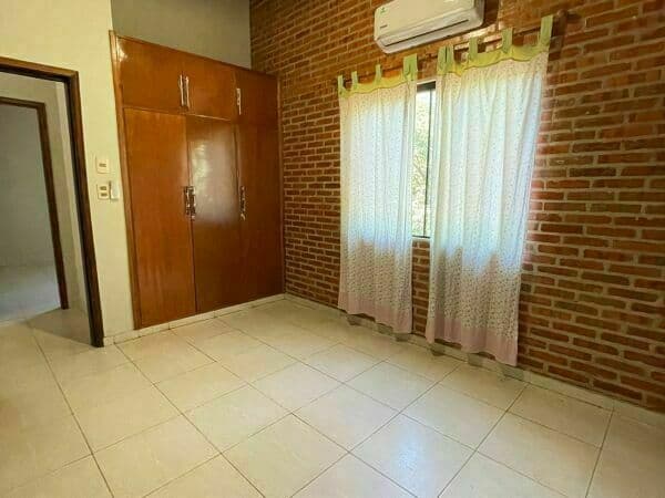 Dúplex en 4 Mojones con Quincho y 2 Cocheras – ¡Listo para Mudarse! (11178), foto 4