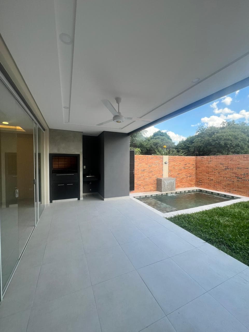 Alquilo hermoso duplex en Luque jardin de oro