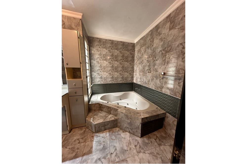 Lujosa casa amoblada en alquiler barrio Carmelitas, Asunción — foto 2