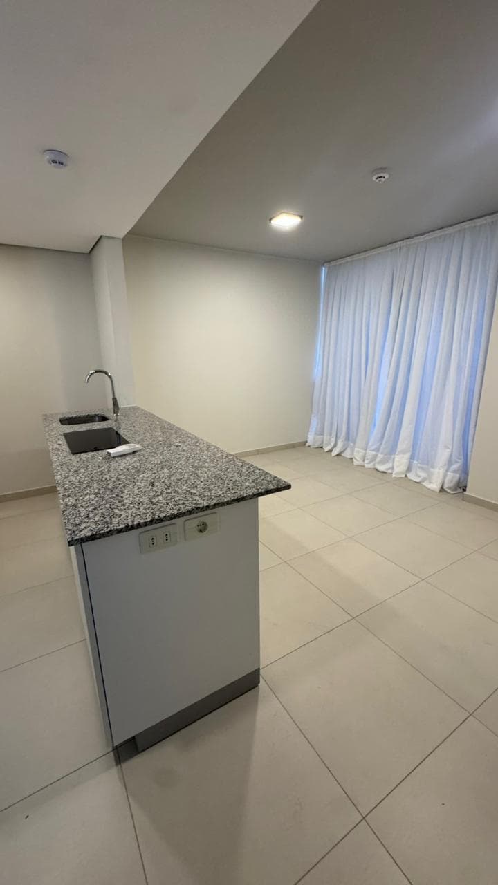 Departamento 1 dorm. Zona Luque — foto 3