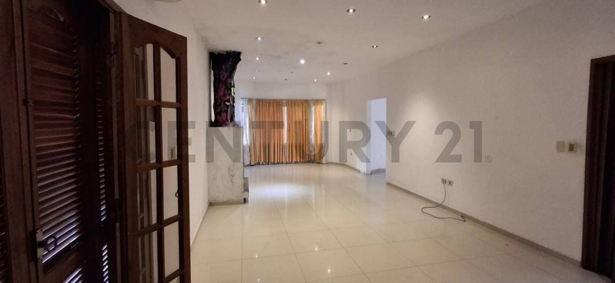 amplia casa en Lambare - Zona canal 13, foto 2