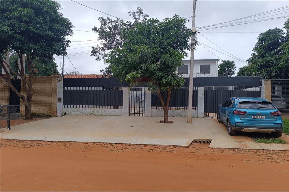 Edificio de 2 Pisos 393 M2 Totales en Luque — foto 5