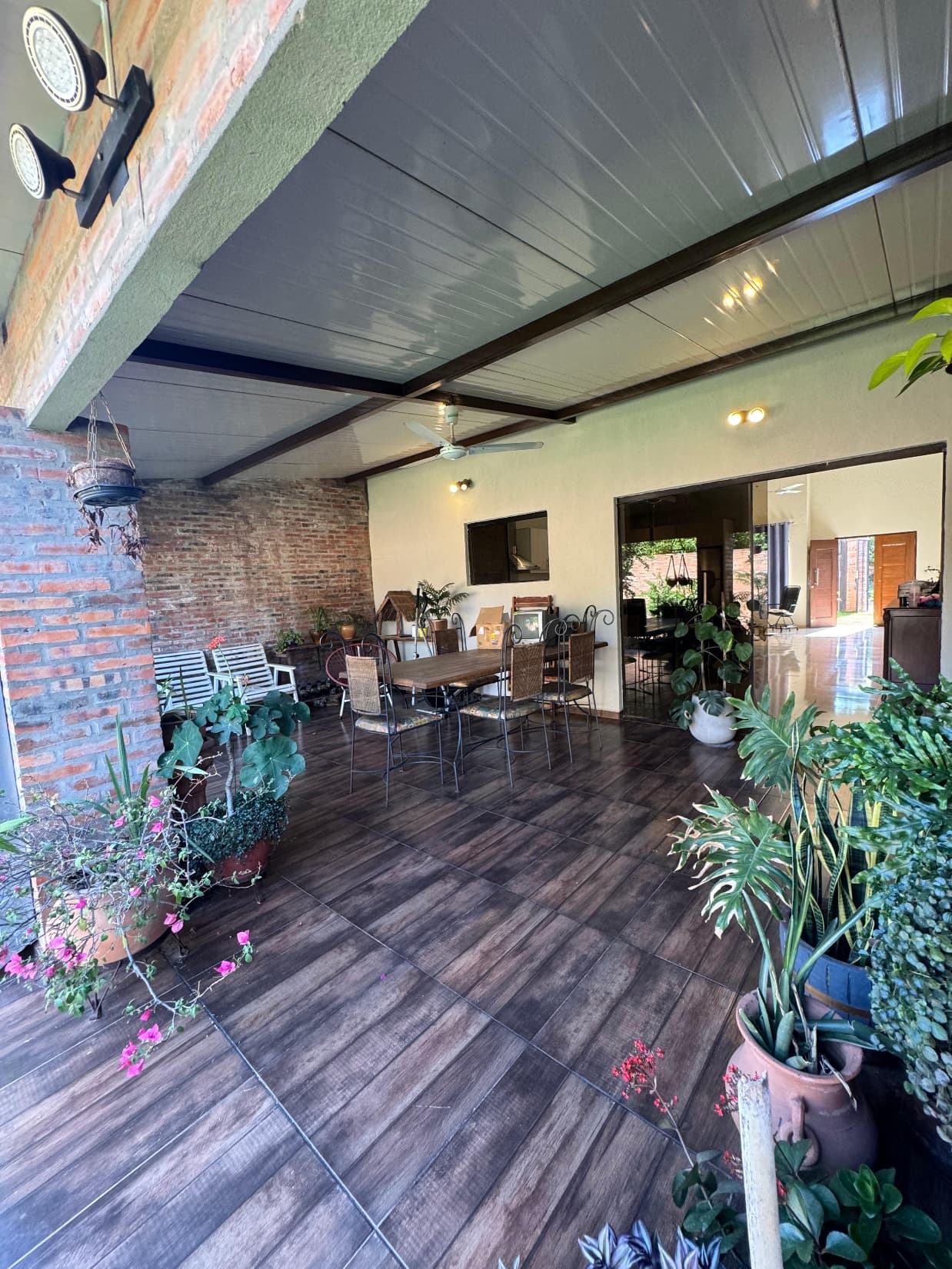 En venta hermosa casa en Villa Elisa, foto 2