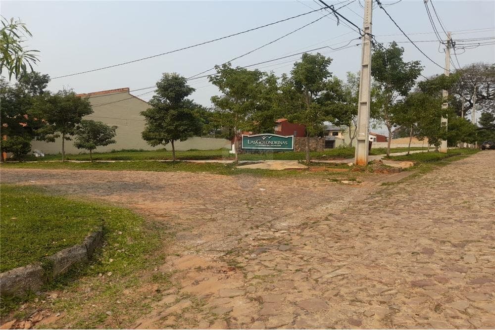Vendo amplio terreno en loma pyta las golondrinas