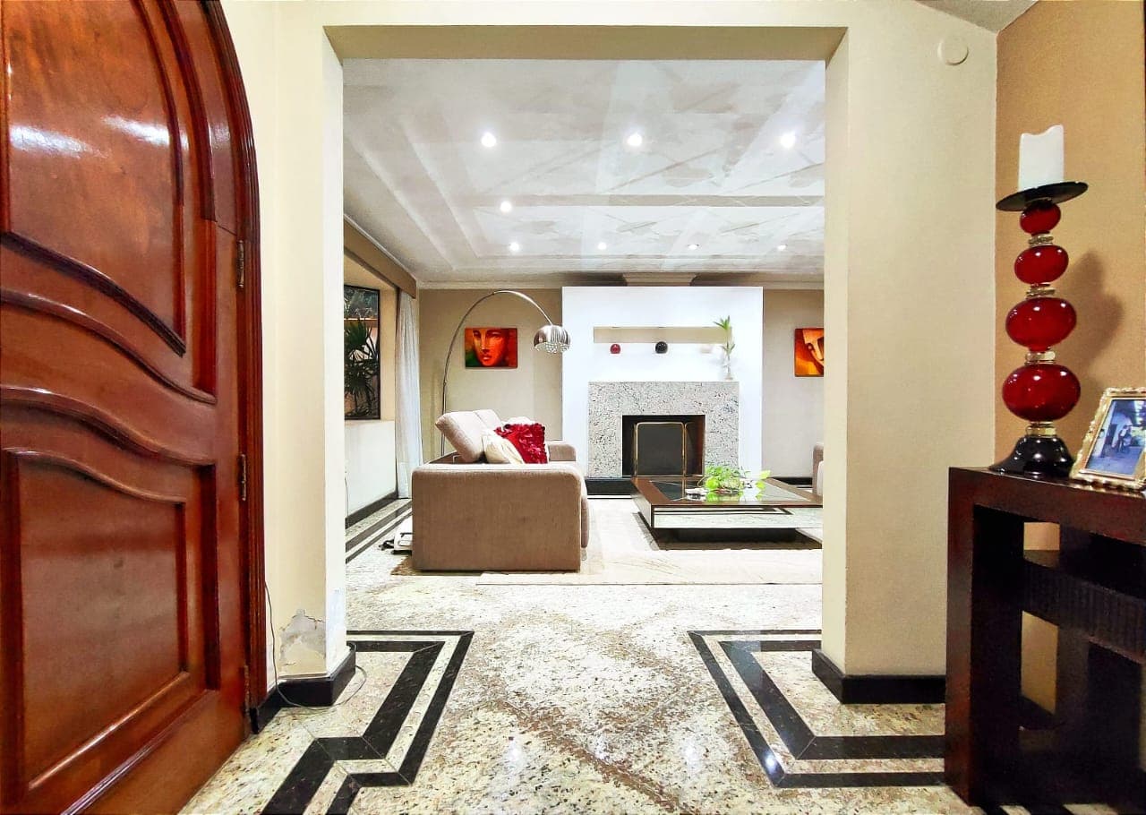 Alquilo Hermosa Residencia para Vivienda u Oficina en Asunción