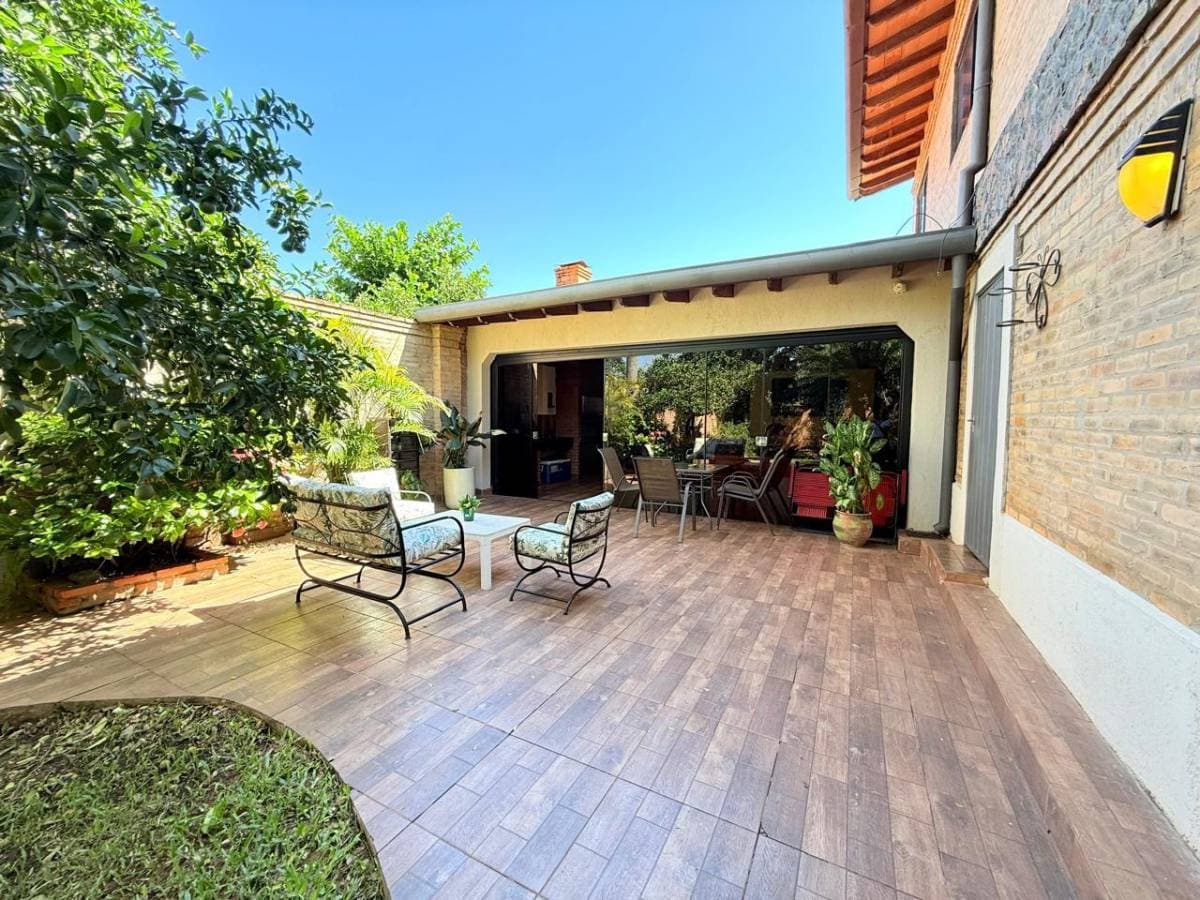 En venta residencia de 4 habitaciones en Bº Recoleta, foto 2