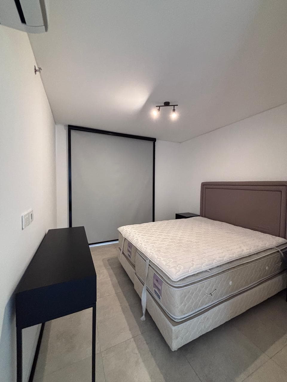 EN ALQUILER- departamento de 2 dormitorios amoblado - Avda Santisima Trinidad — foto 2