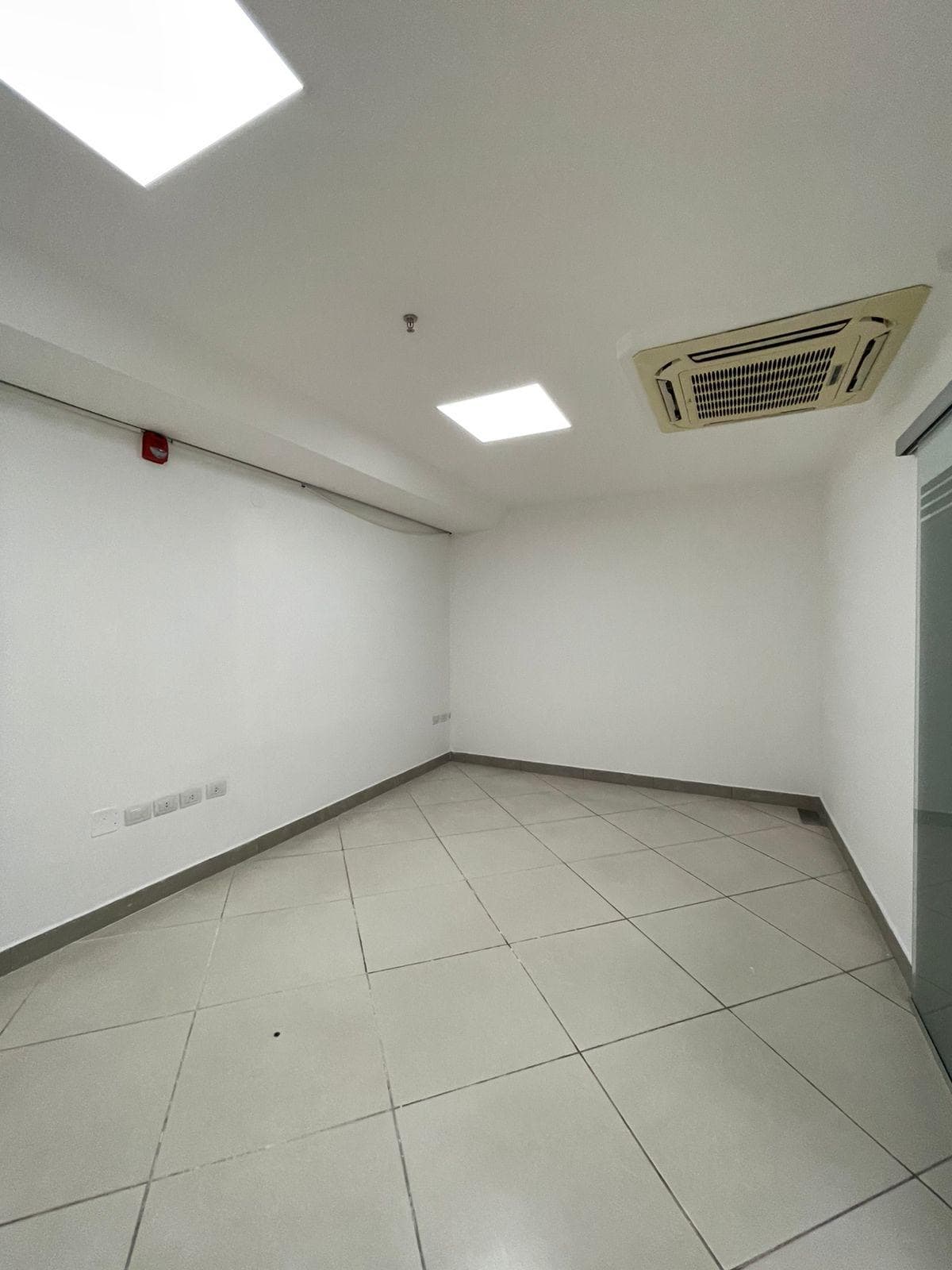 Oficina en Villa Morra - 150m2 a pasos de centros comerciales, restaurantes, foto 4
