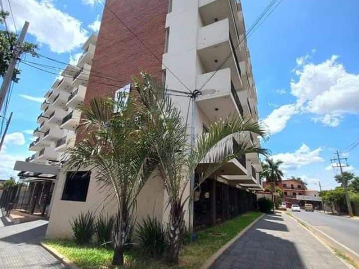Vendo departamento 2 dormitorios sobre av. Defensores del chaco
