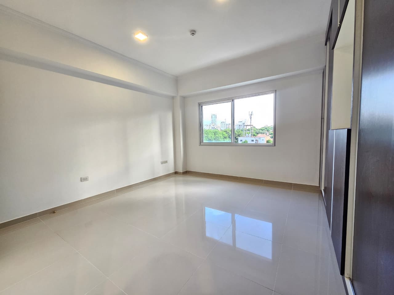 Departamento En Alquiler – Av. Molas López, foto 3