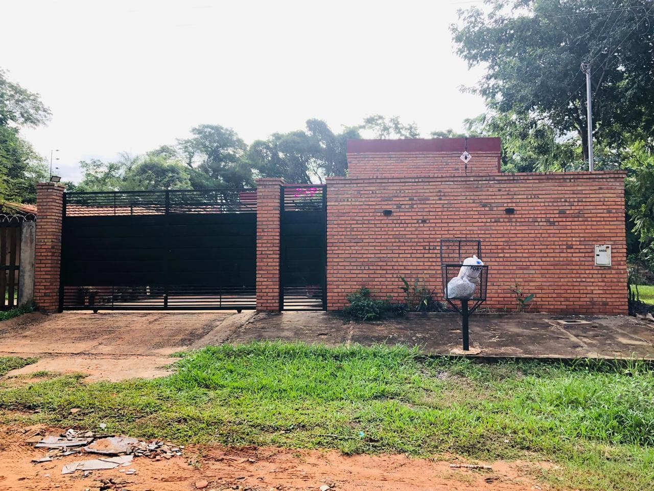 En Venta Amplia Residencia en Luque, Zona Rakiura