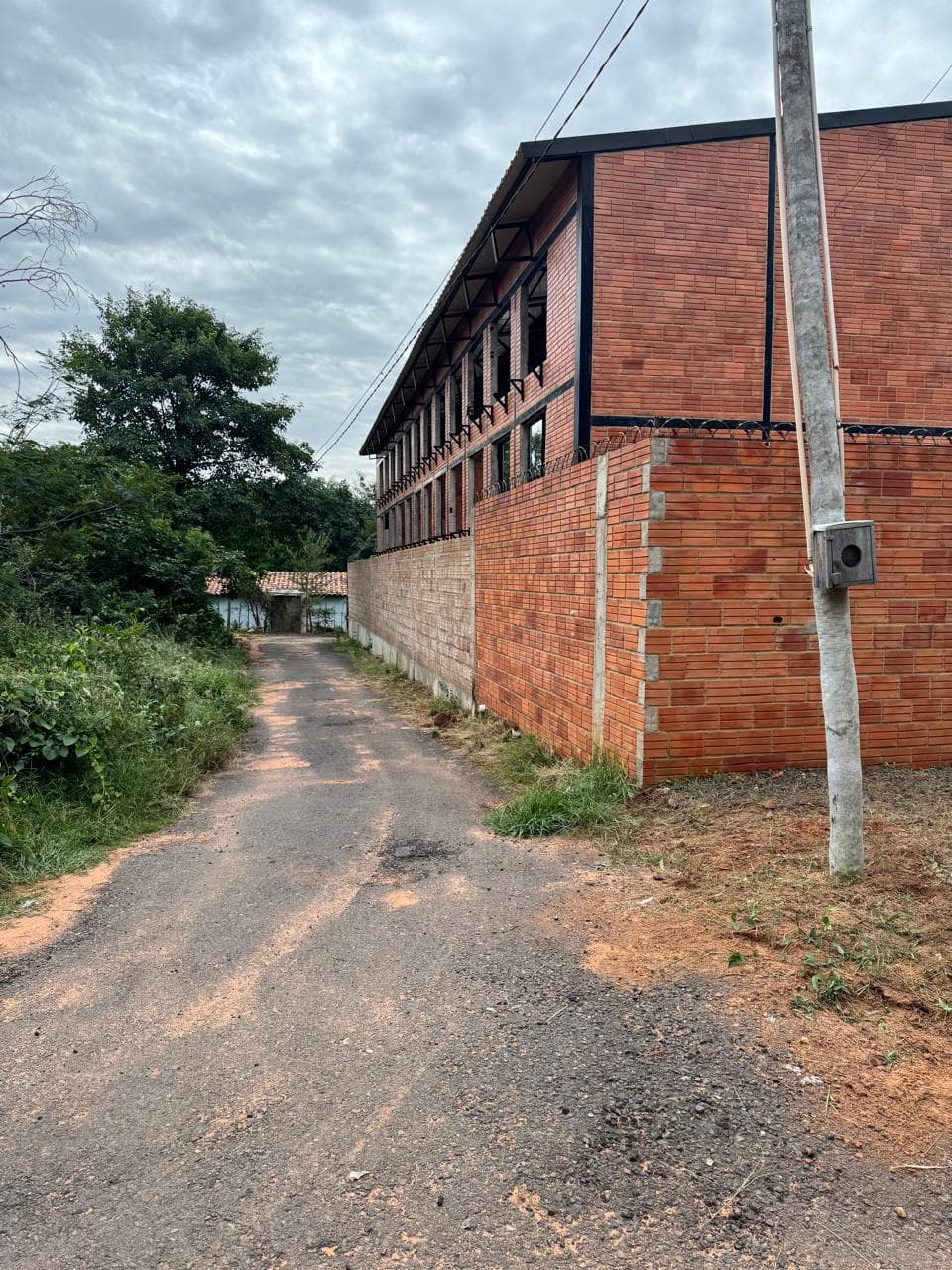 Complejo Operativo en Alquiler en Itauguá | 4 Oficinas, Tinglado y Patio, foto 1