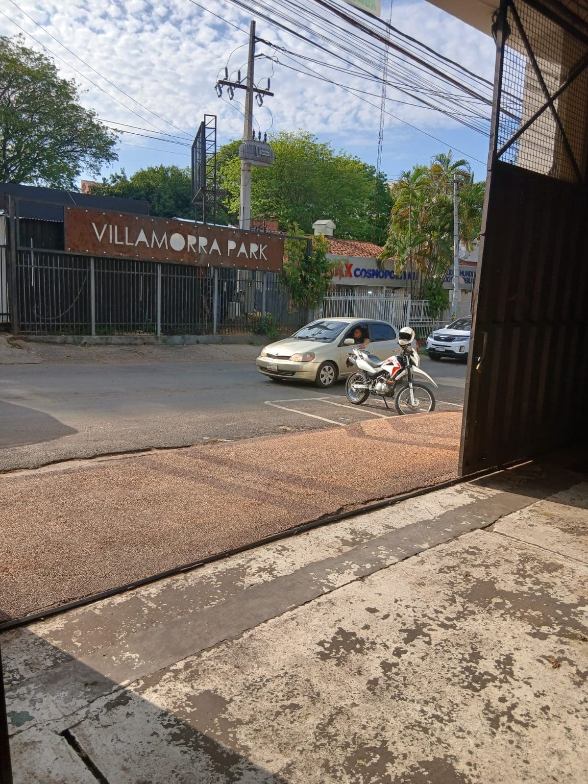 Local Comercial-Alquiler-PY Asunción Villa Morra tte malutin mariscal lopez — foto 2
