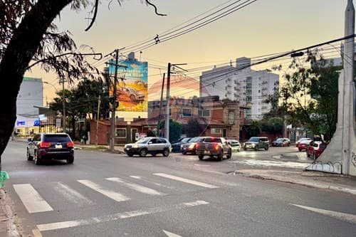 Casa-Venta-PY Asunción Madame Lynch, foto 3