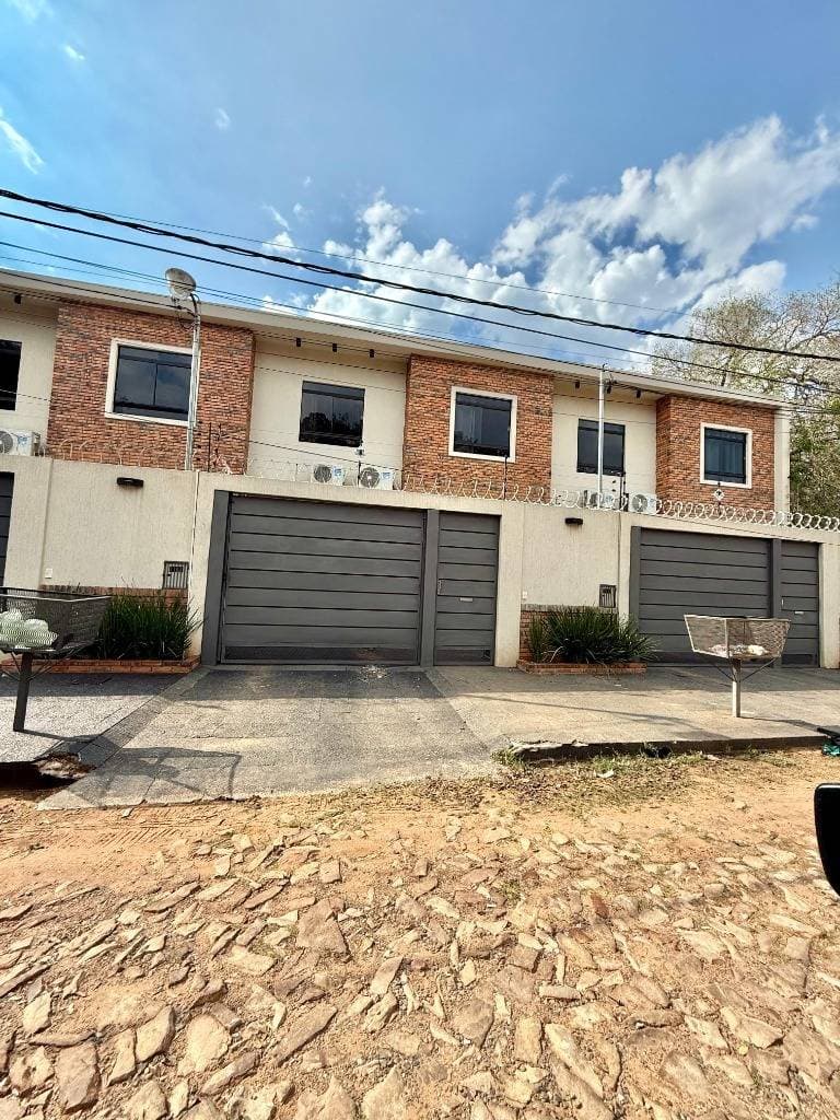 Alquilo duplex en loma merlo, Luque