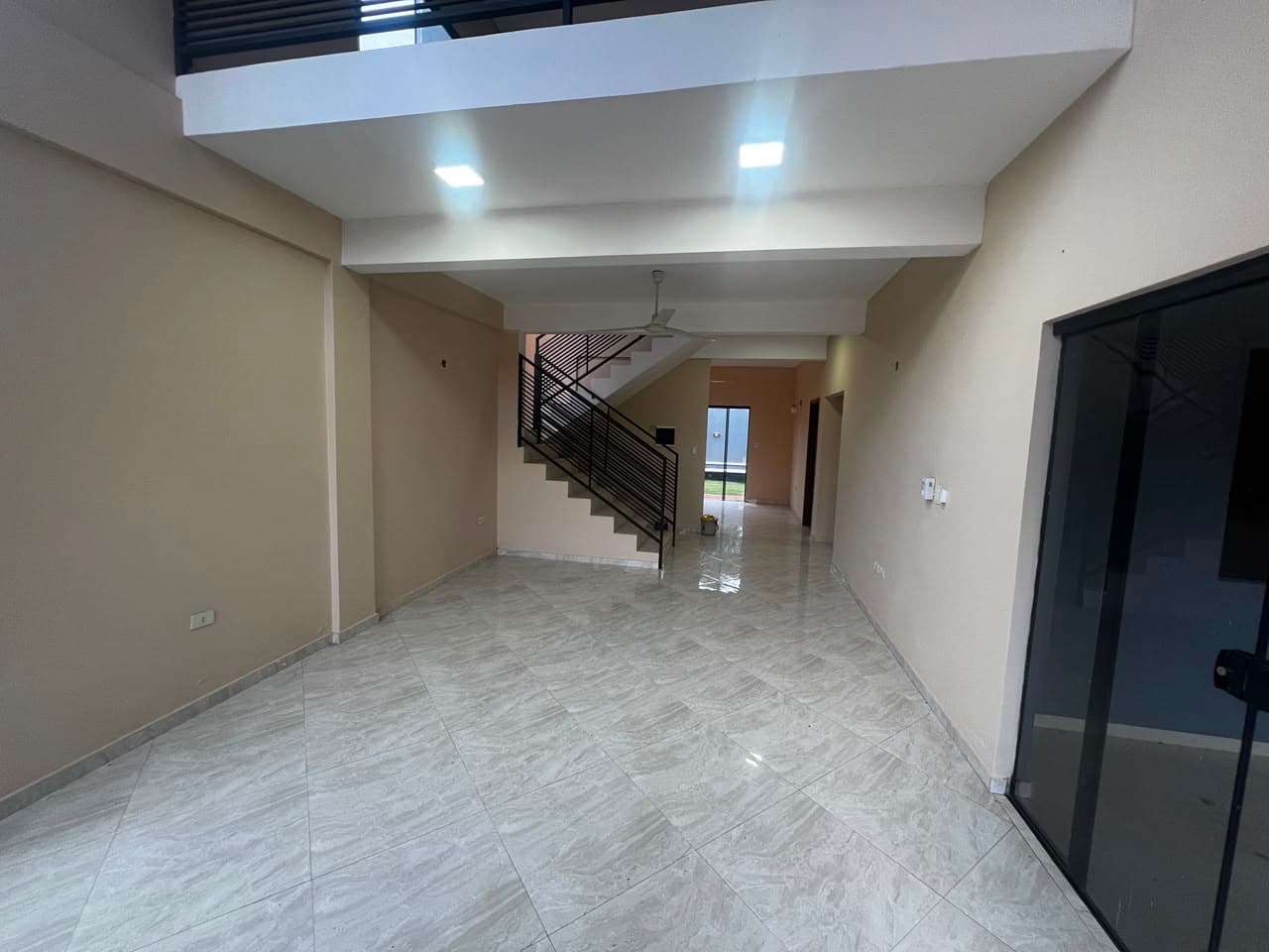 Dúplex de 4 dormitorios en Capiatá, foto 3