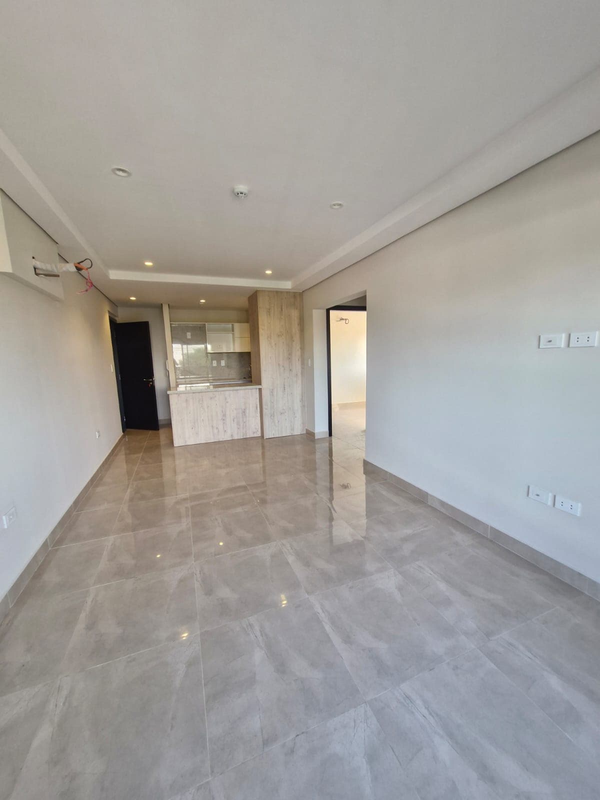 Verndo Dpto. de 2 Habitaciones en Luque Zona Conmebol cod 059*, foto 3