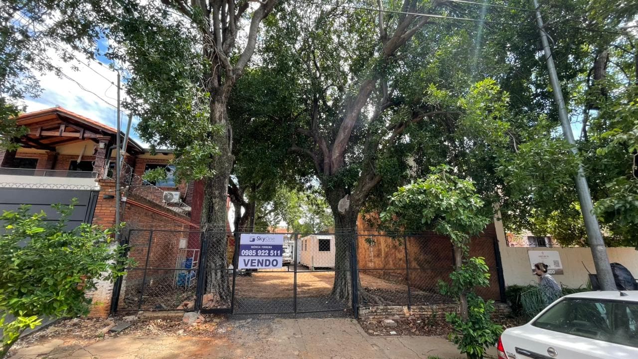 Terreno En Barrio Los Laureles — foto 3