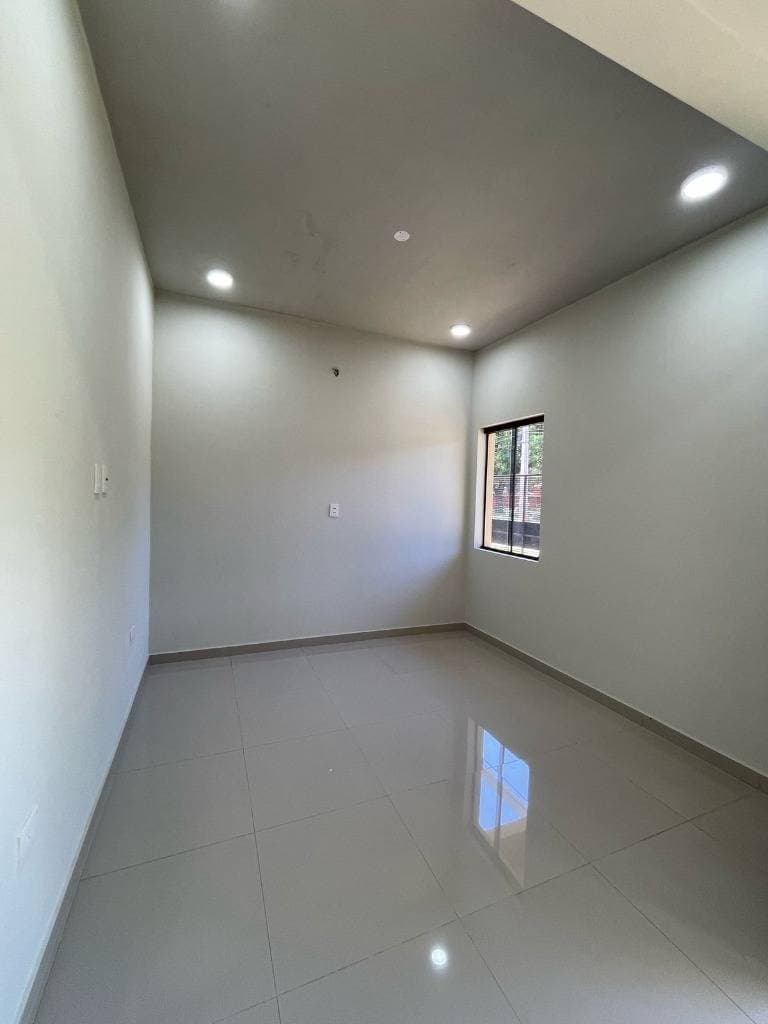 En venta amplio duplex a estrenar zona ruta Luque sanber, foto 5