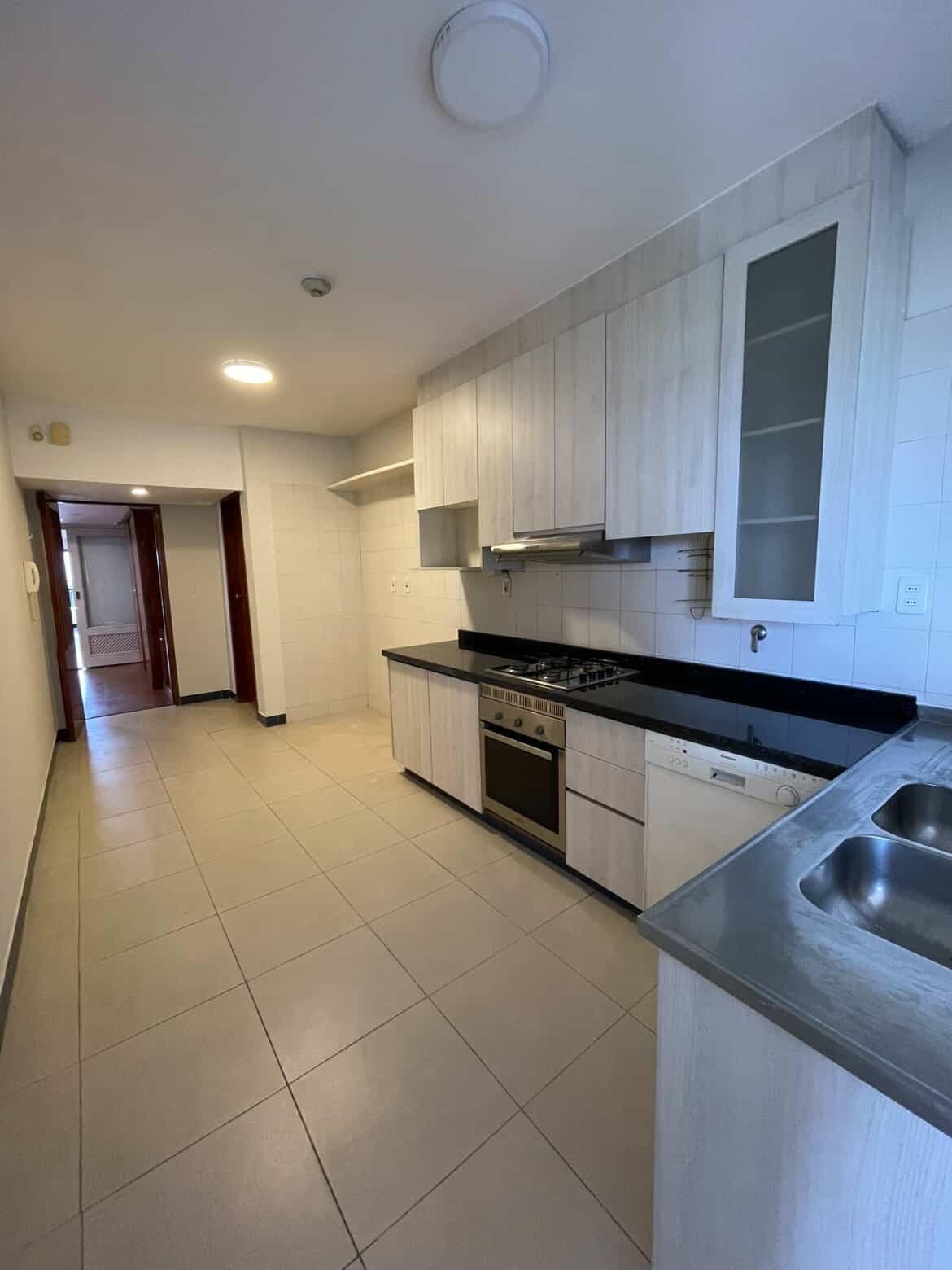 En venta amplió departamento de 3 dormitorios en Las Mercedes, foto 5