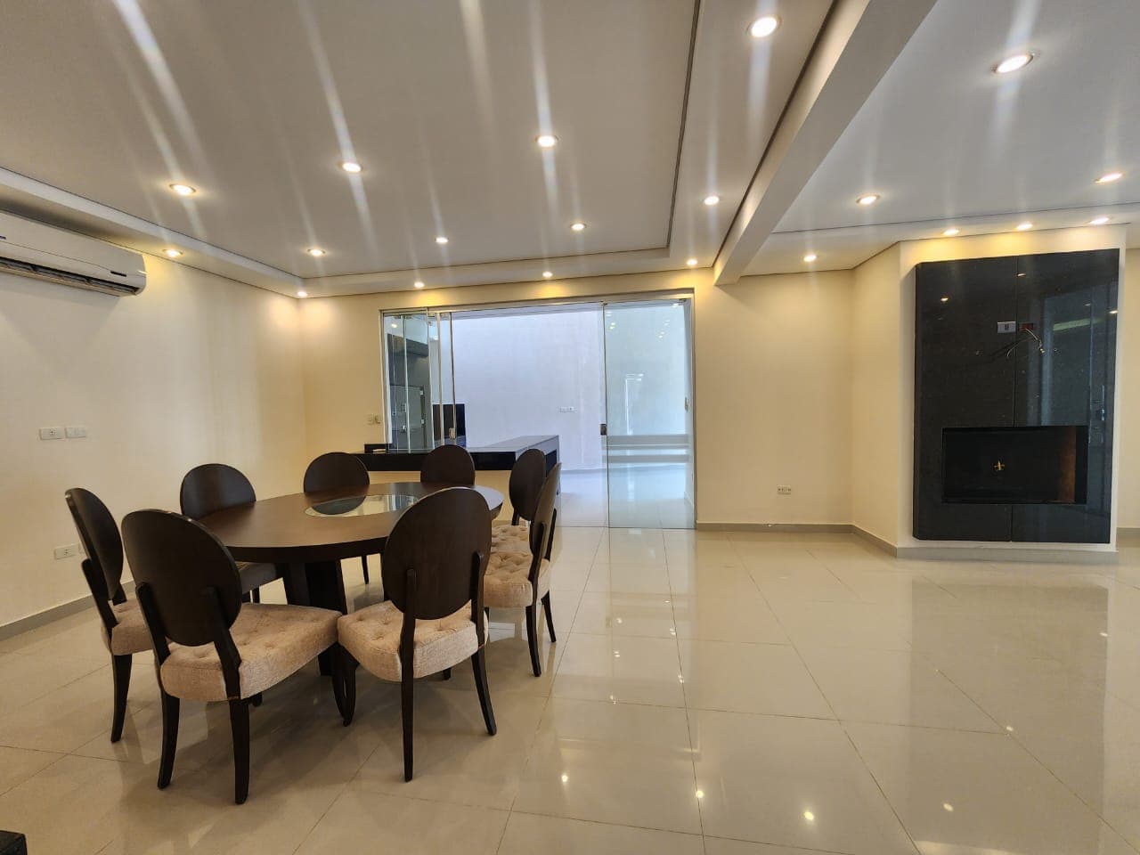 Residencia moderna con piscina barrio mburucuya, foto 5