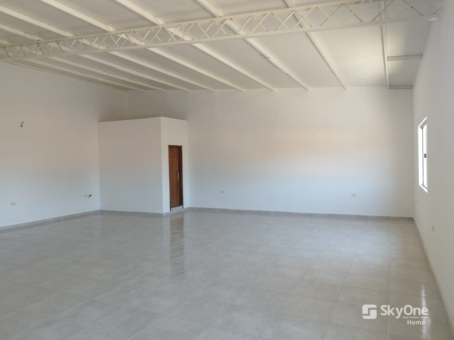 Salón comercial a estrenar – Mariano Roque Alonso, foto 3