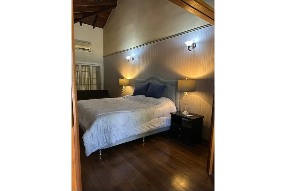 Lujosa casa amoblada en alquiler barrio Carmelitas, Asunción — foto 3
