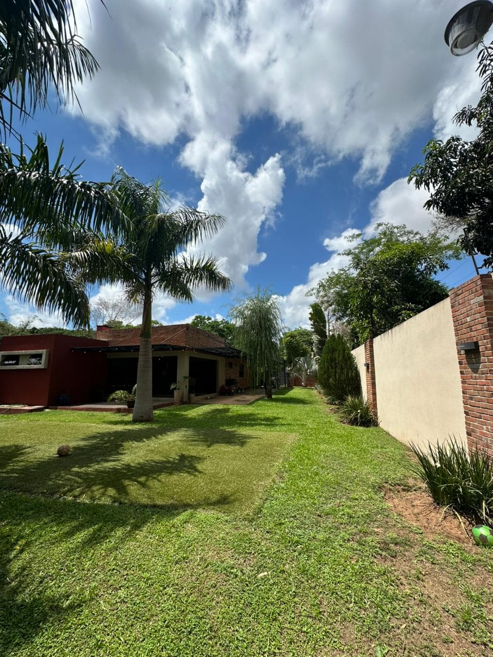 Casa en alquiler en Luque – Barrio Campo Grande