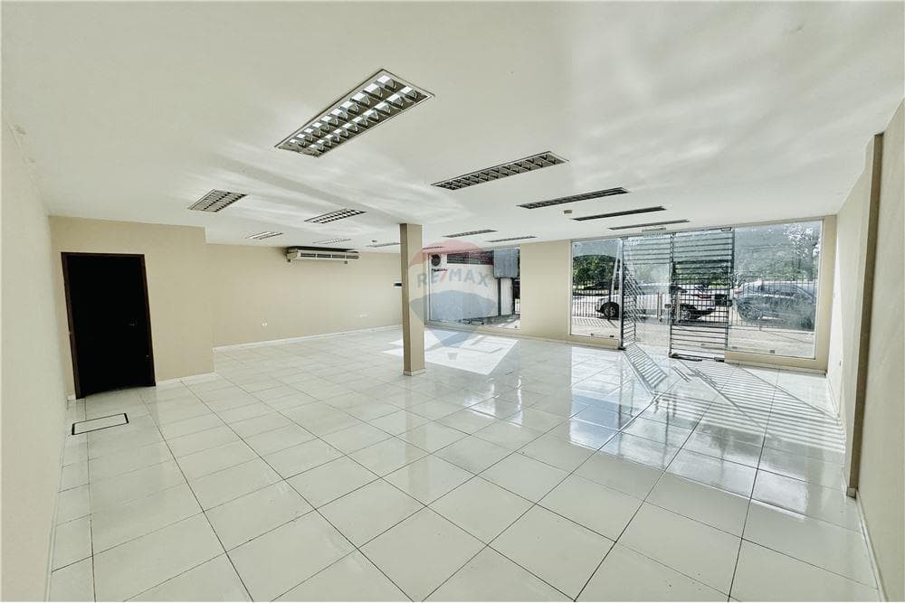 Exclusivo showroom con oficinas – ubicación estratégica en asunción, foto 3