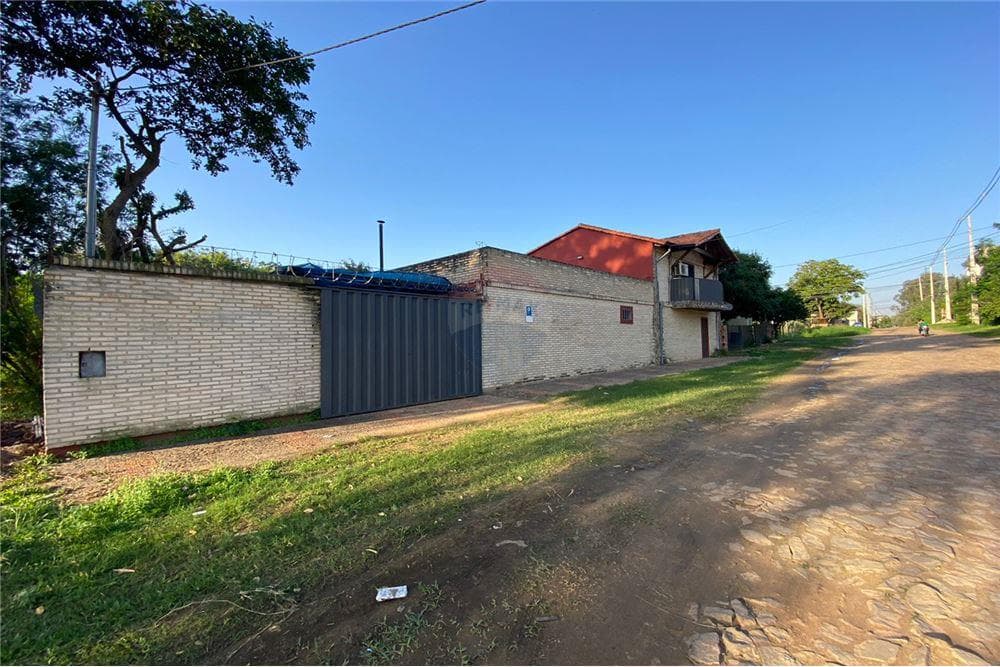 En venta amplia casa en Mariano Roque Alonso