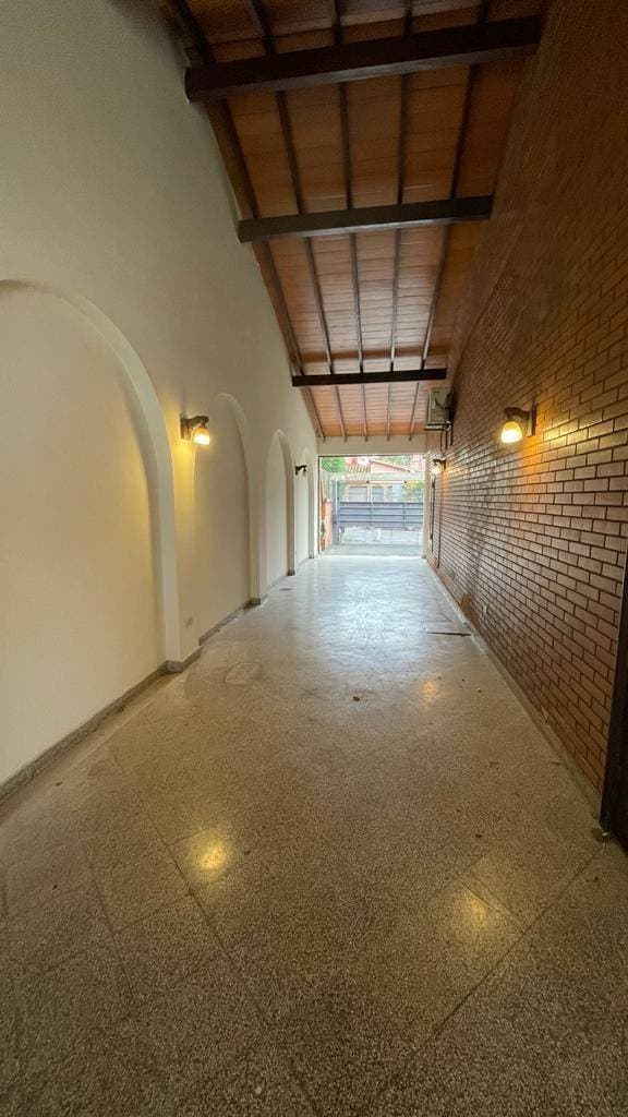 de casa en barrio Villa Morra — foto 5