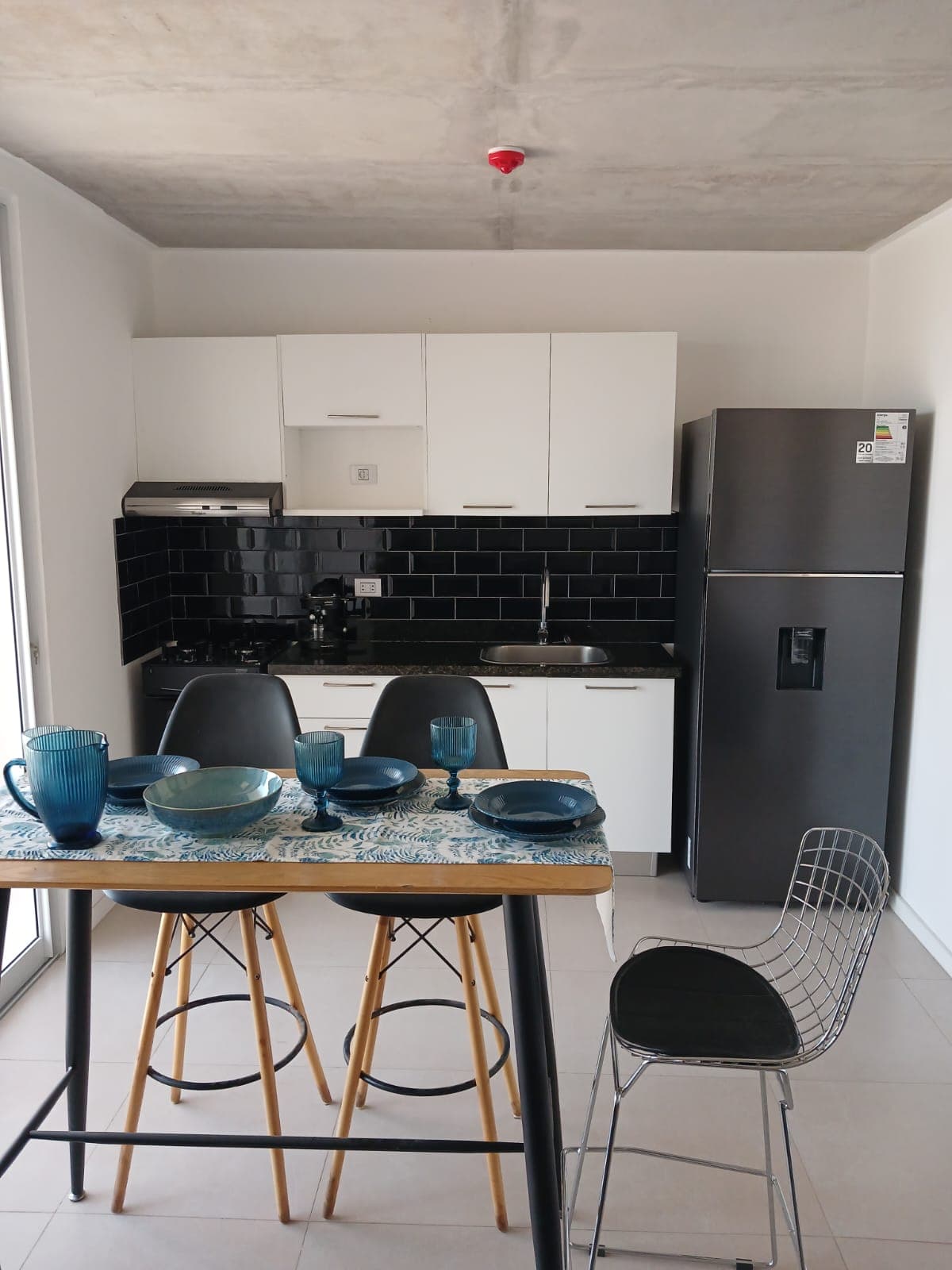 Departamento de 2 dormitorios semi-amoblado condominio alta vida — foto 3