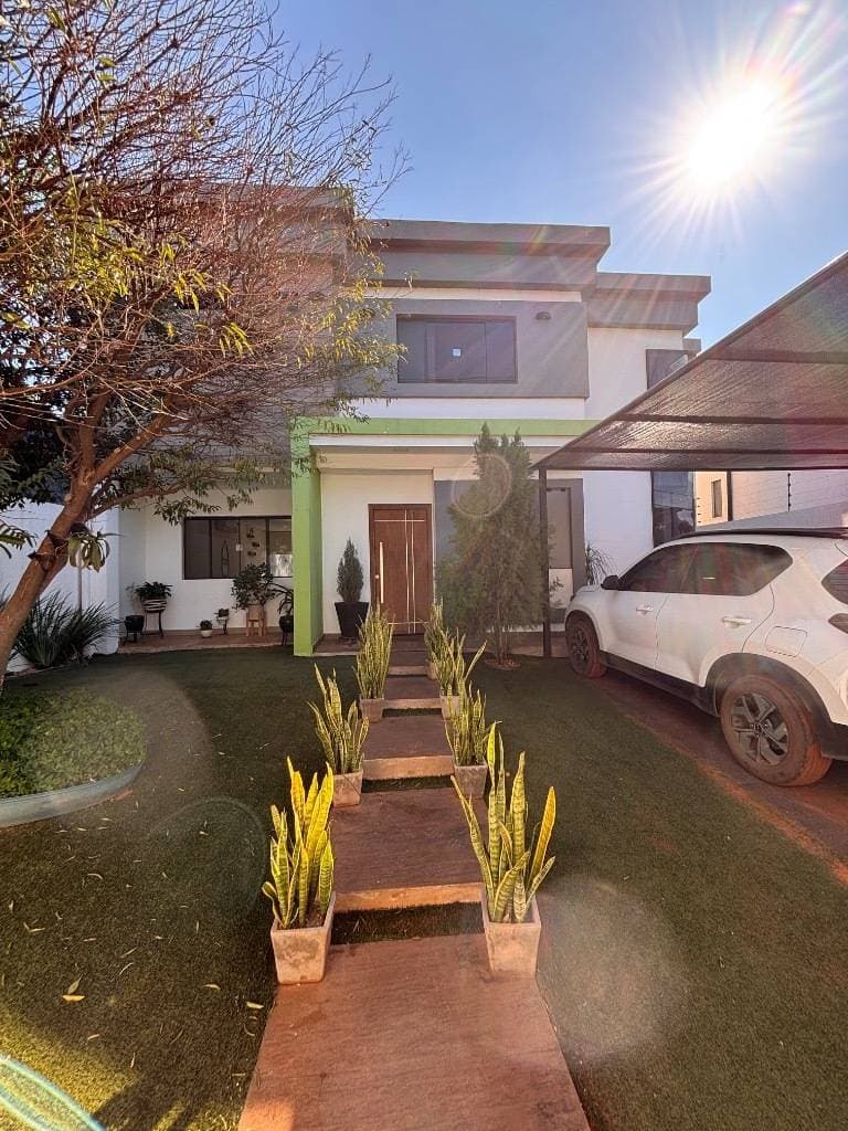 Amplia casa en Luque cañada garay, foto 1