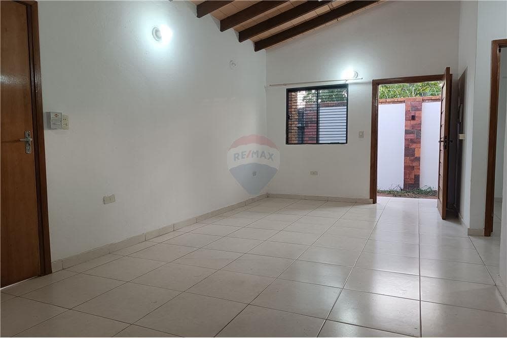 Chalet a estrenar en lambare barrio la victoria, foto 5