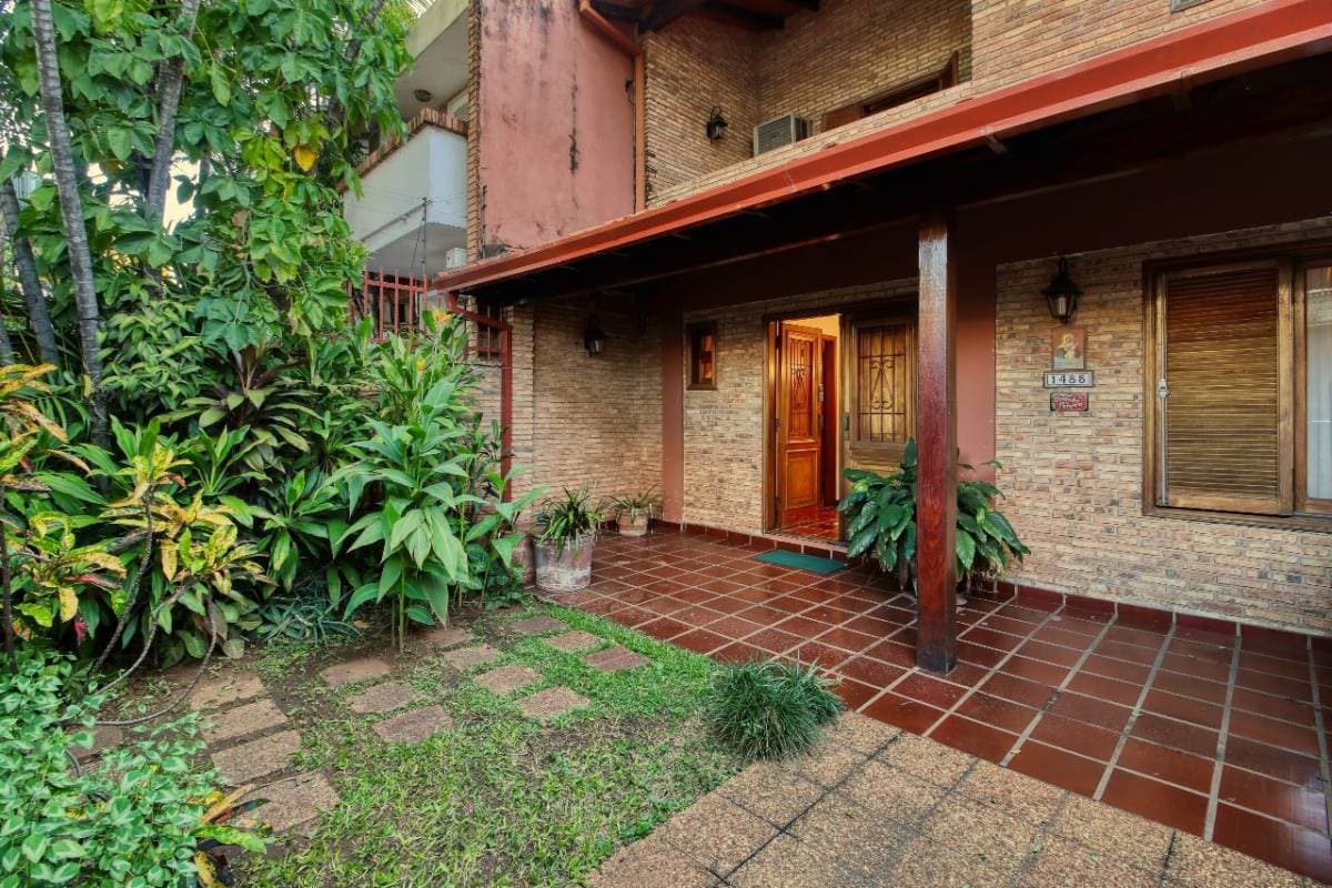 Casa en el barrio ycua sati - asuncion, foto 4