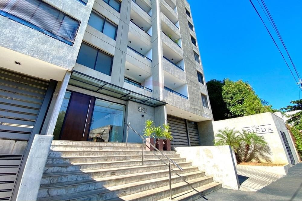 En venta dto 2 hab. Amoblado edif. Villa frieda en barrio Jara