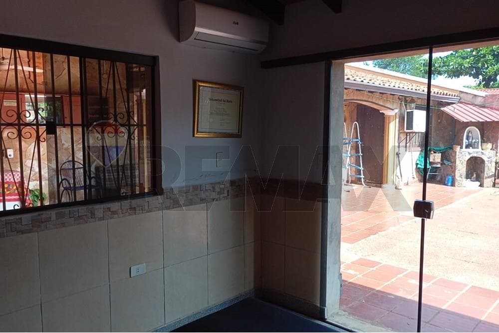 Casa - Venta - Luque, Paraguay, foto 4