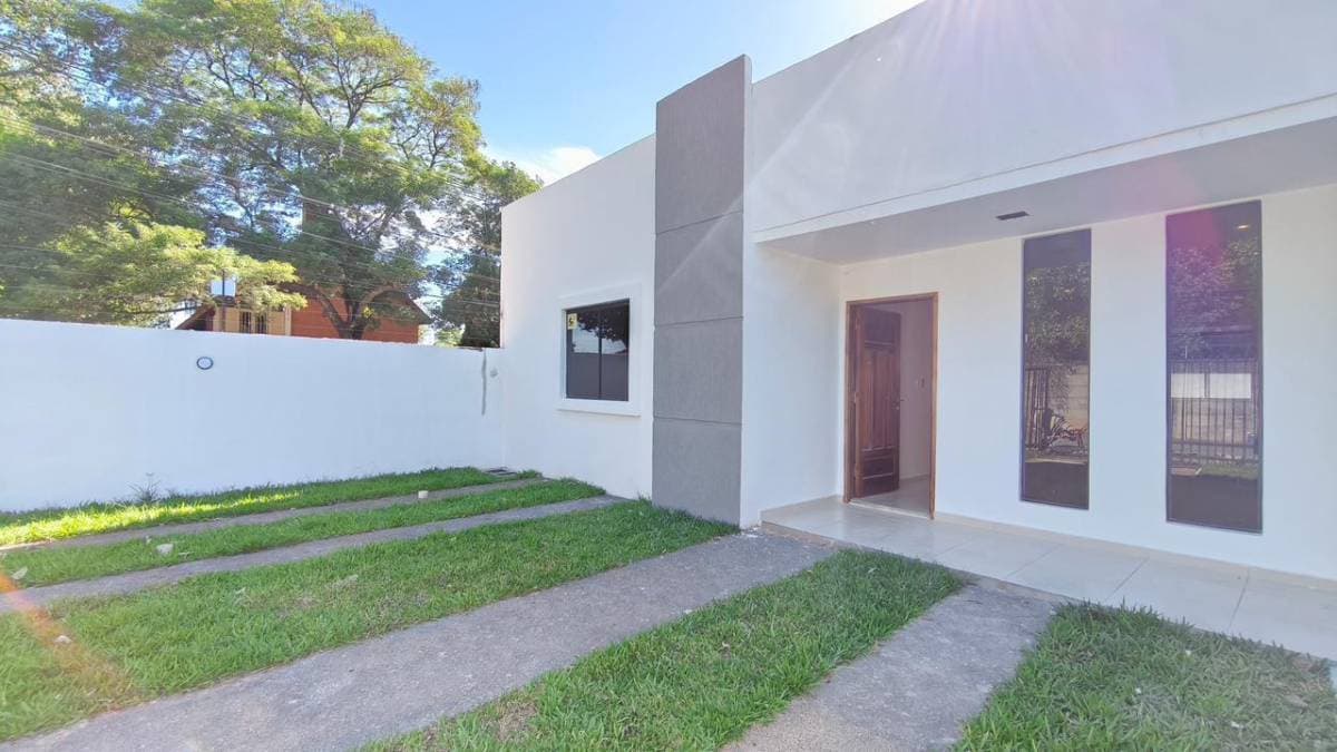 Casas de estilo minimalista - en la ciudad de Mariano Roque Alonso, foto 3