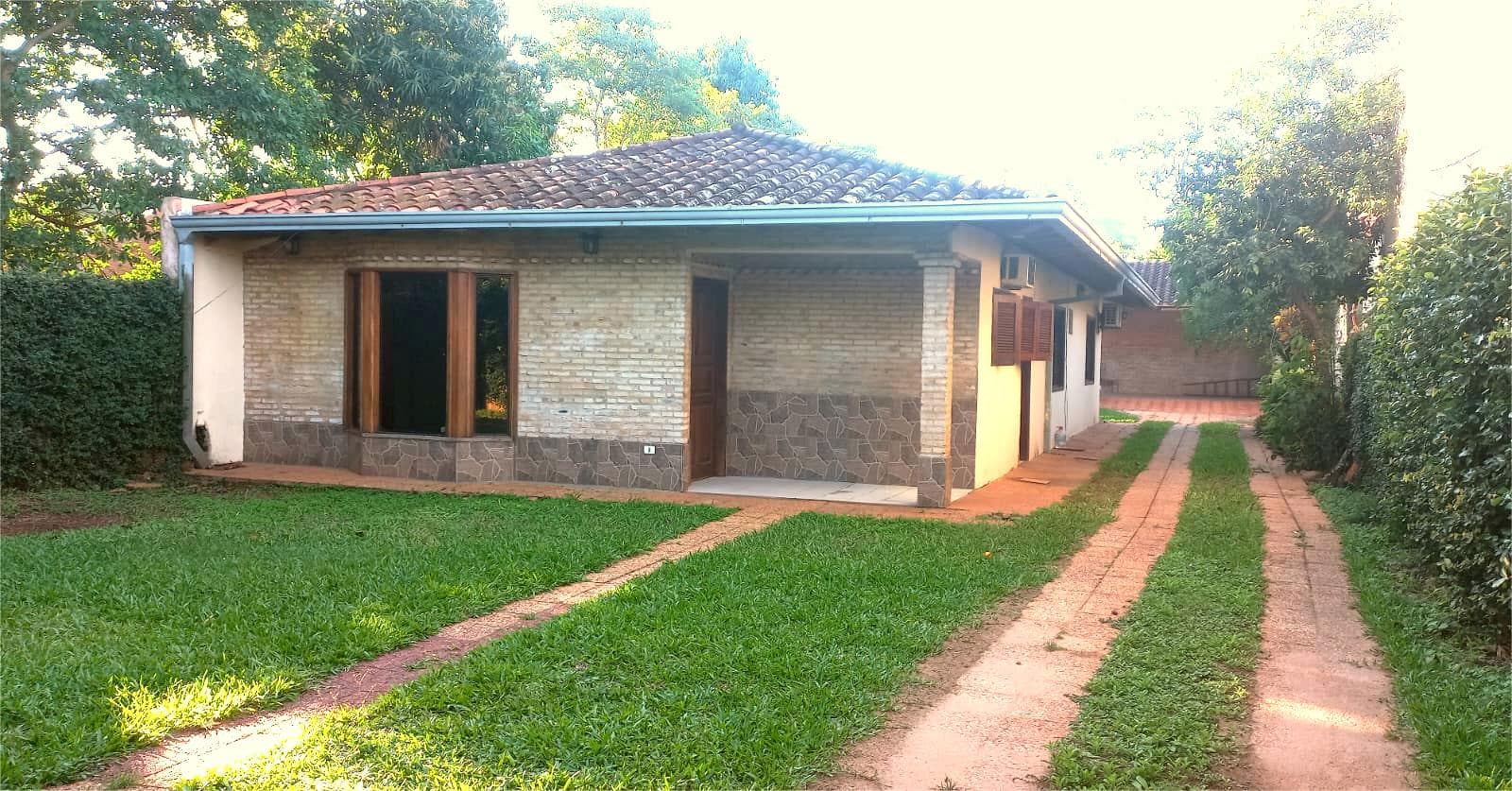 Casa en Fernando de la Mora zona norte