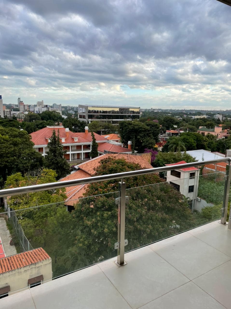 Amplio Monoambiente mejor zona de Asuncion, foto 5