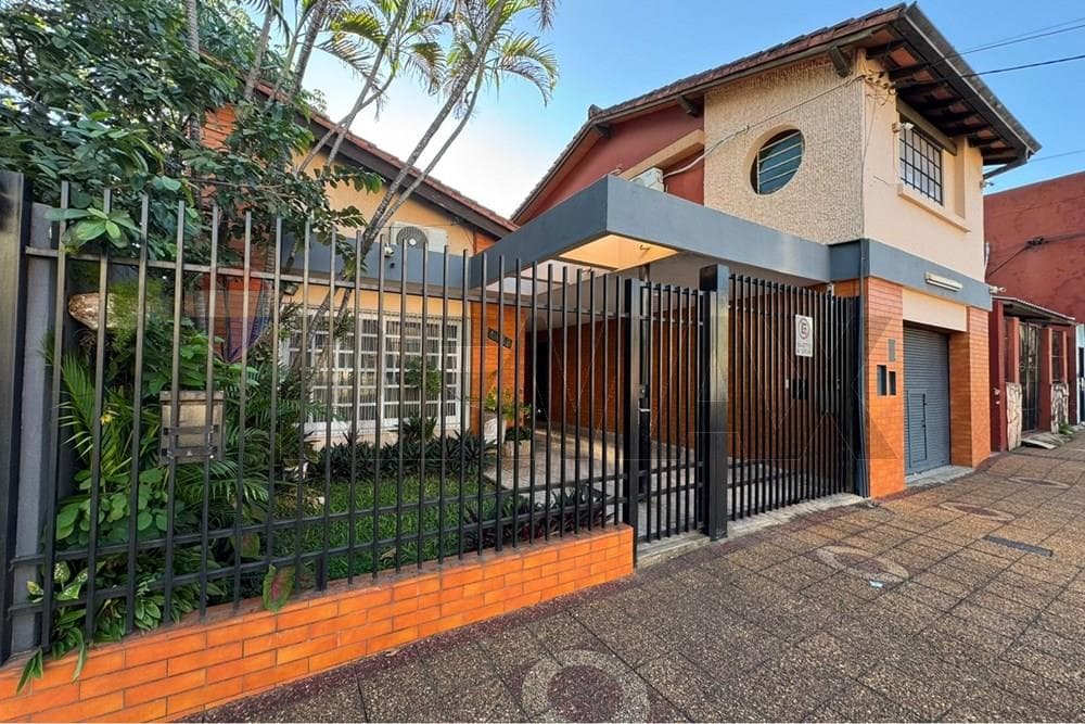 En Venta - Casa -Los Laureles, Asunción, Paraguay