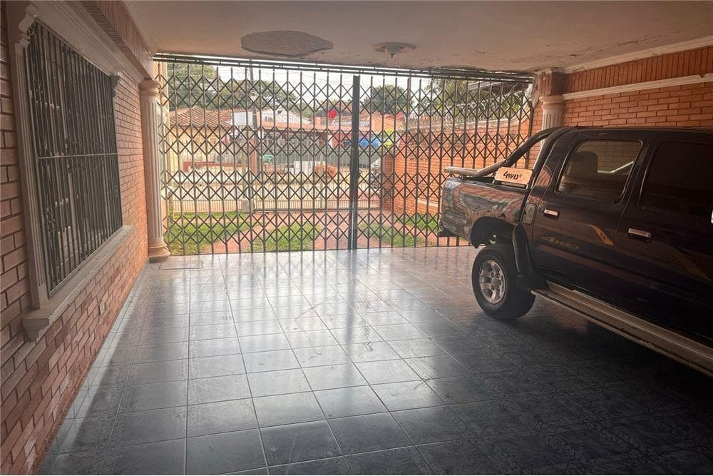 Casa a refaccionar en barrio hipodromo — foto 2