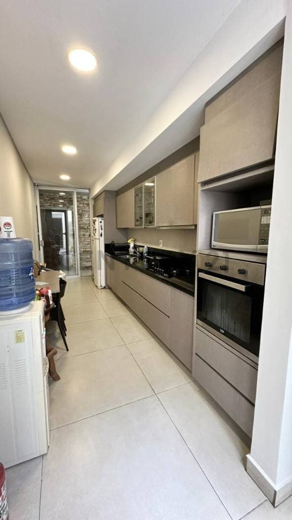 En venta Casa con amplitud y confort - Asunción, foto 4