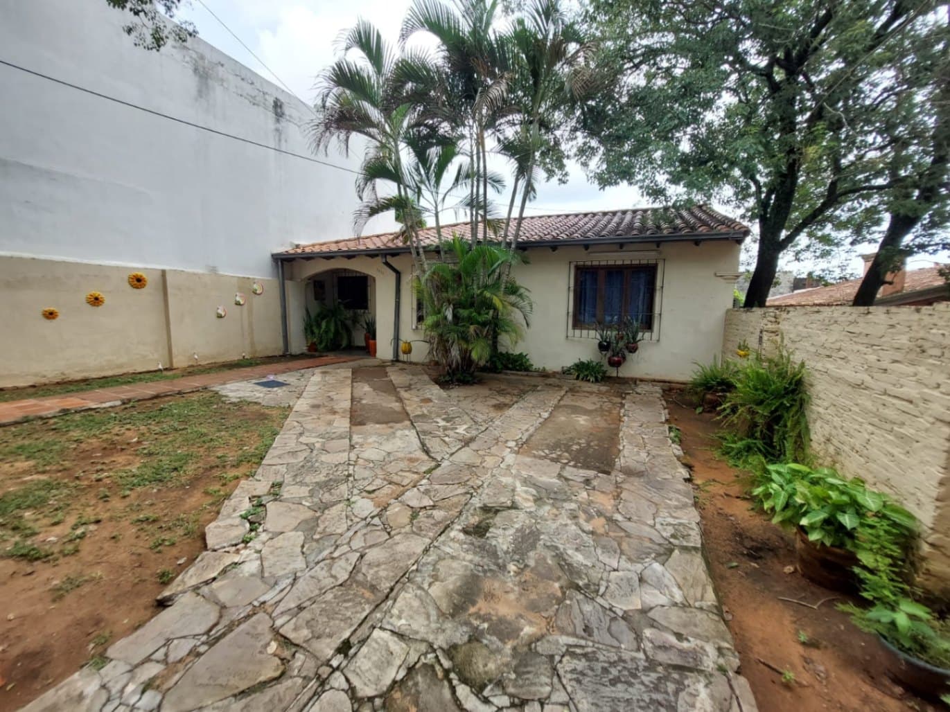 Casa en venta de 5 dormitorios c/ cochera en Sajonia, foto 2