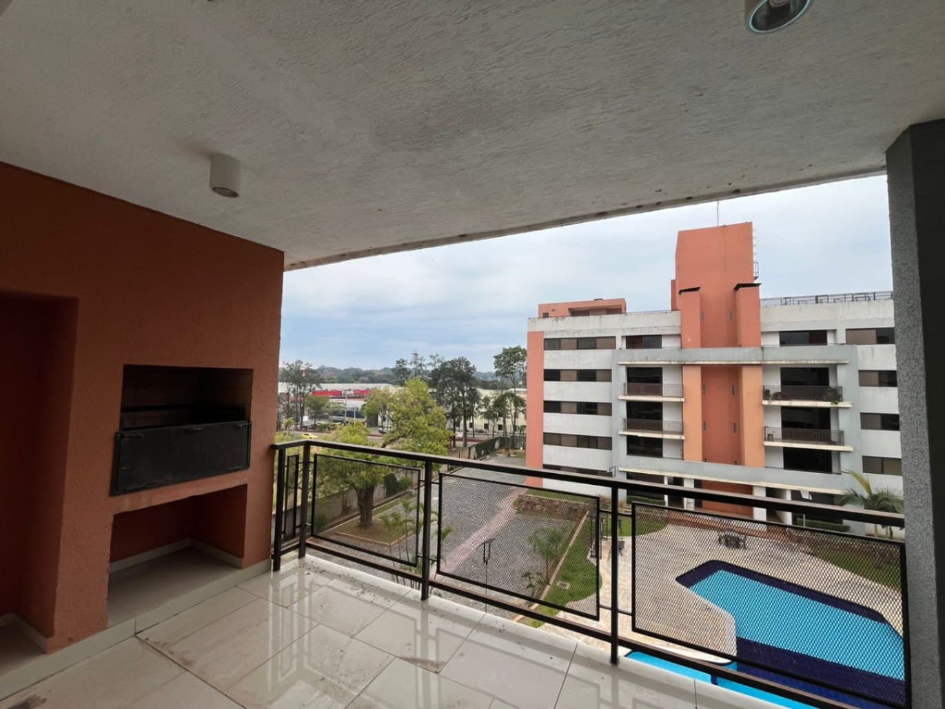 Departamento en alquiler de 3 dormitorios c/ cochera en Ñemby, foto 4