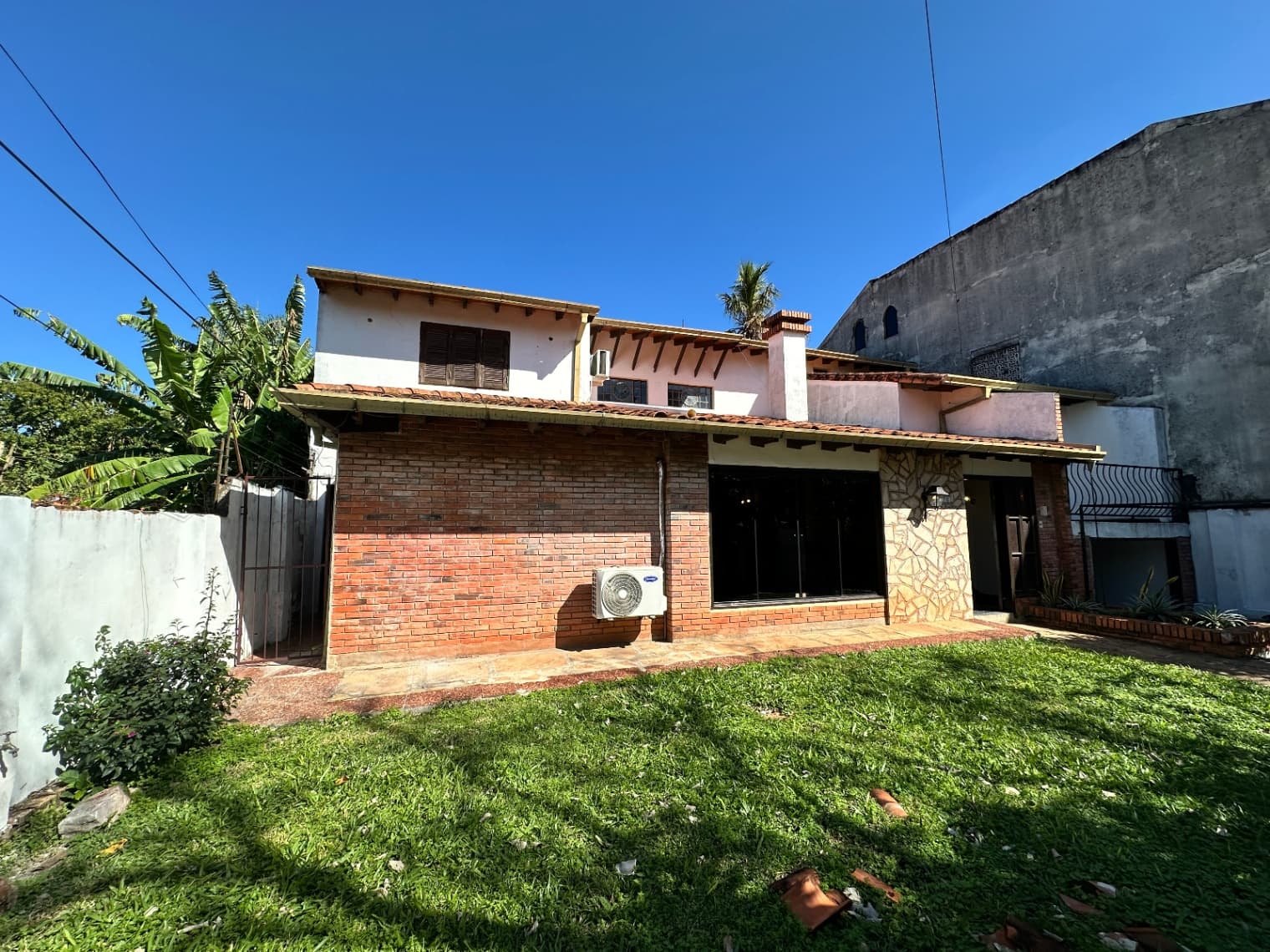 Casa en alquiler c/ cochera en Mburicaó — foto 4