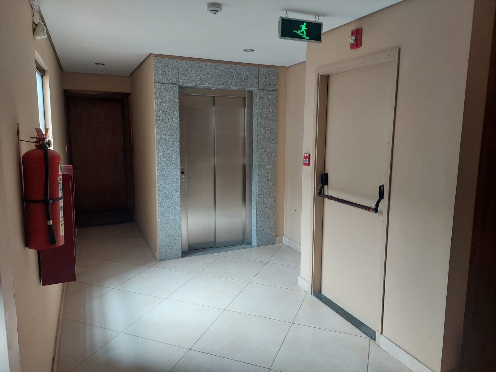 Oficina en alquiler ubicado en Villa Morra, foto 3